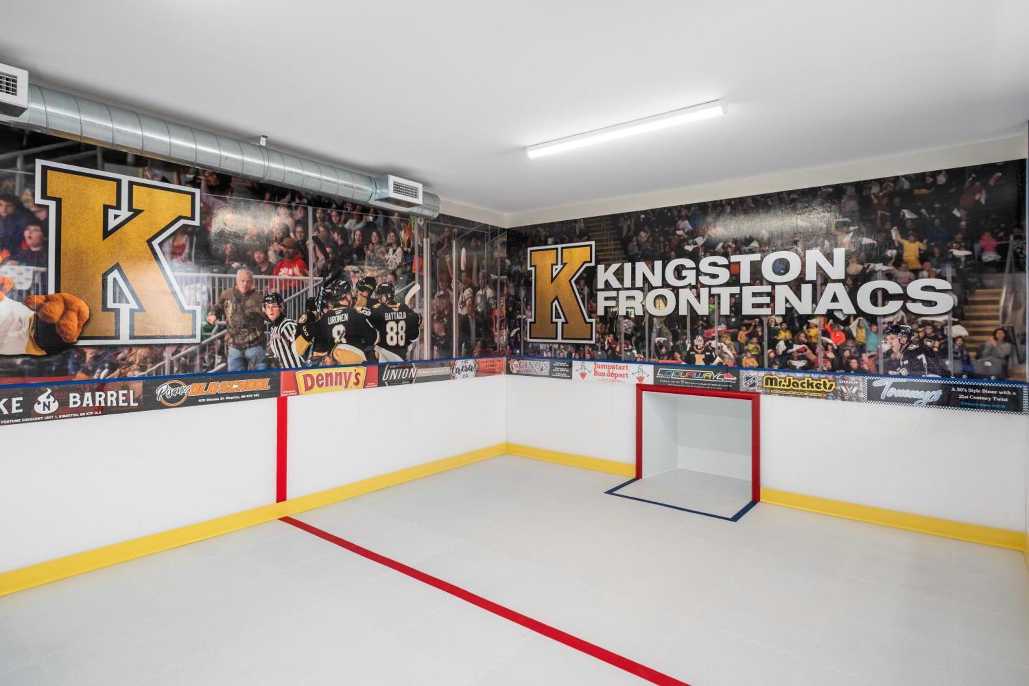 Comfort Suites Kingston Central Buitenkant foto
